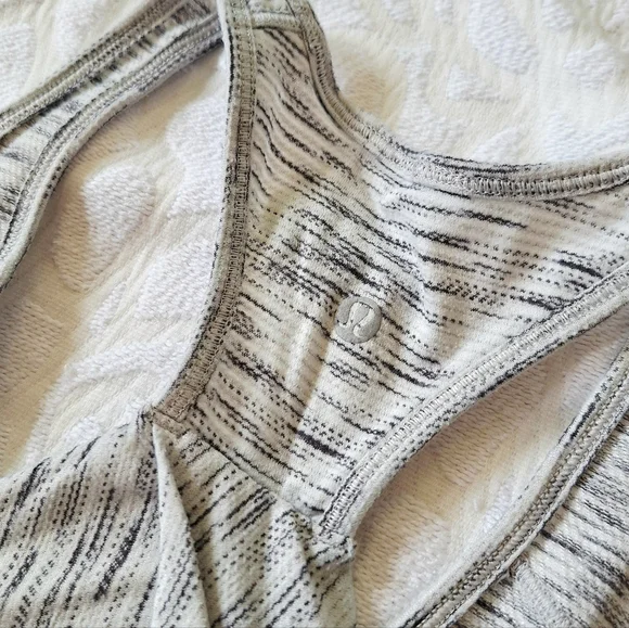 Lululemon Essential Tank Top Grey 6 Small S - Picture 11 of 15